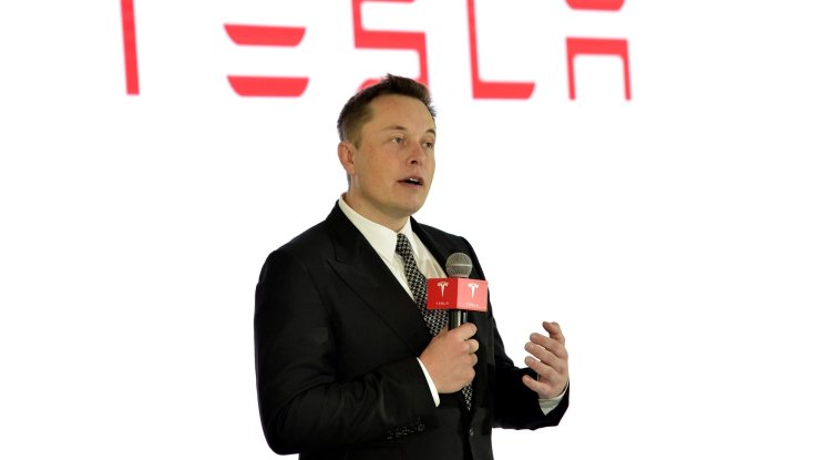 All the women of the billionaire Elon Musk