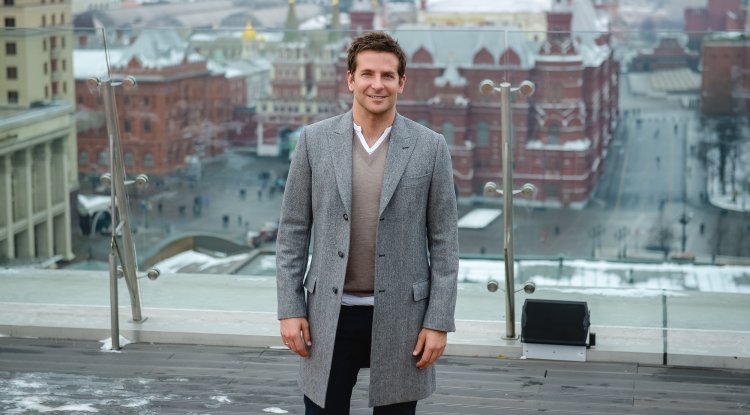 Bradley Cooper's face after Botox!