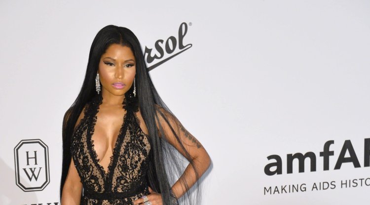 Nicki Minaj almost showed too much!