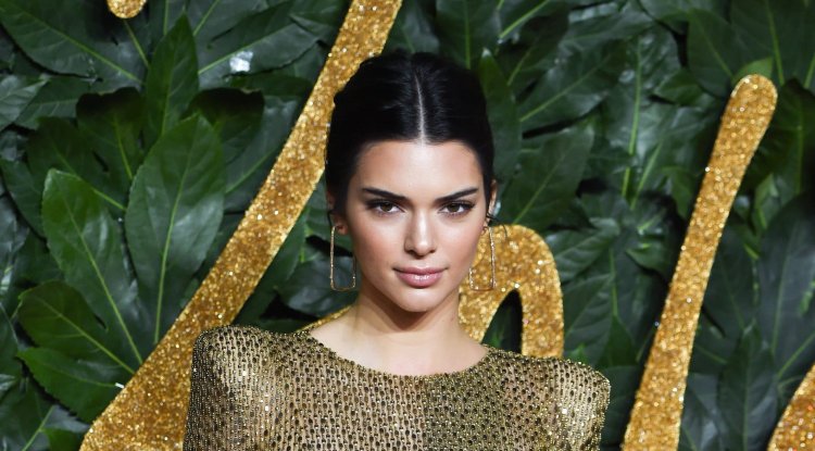 Kendall surprised all with bleached eyebrows!
