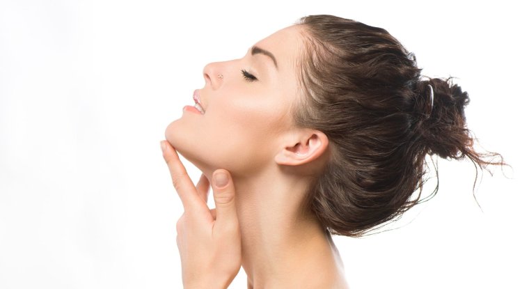 Avoid these habits for a healthy, clear skin!