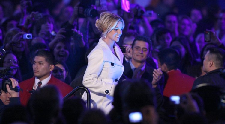 Britney Spears set the date for her big day!