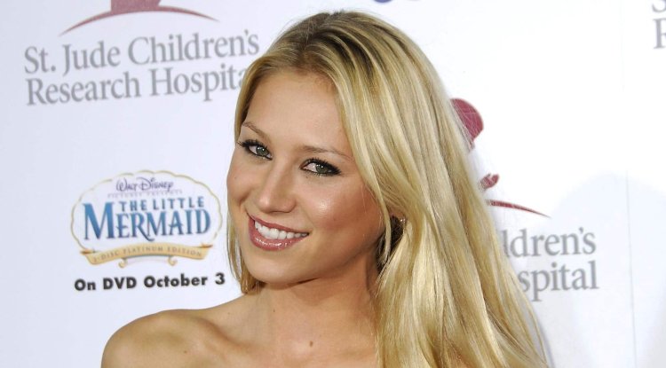 Anna Kournikova posted family photo!
