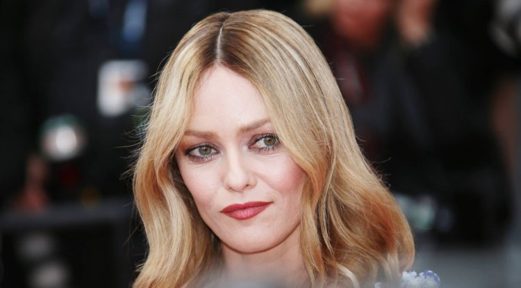 Vanessa appeared at the Chanel Cruise show