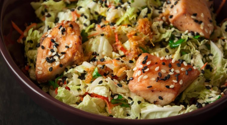 Delicious: Chicken salad with sesame!