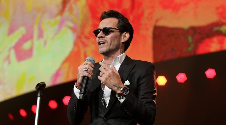 Marc Anthony proposed his girlfriend!
