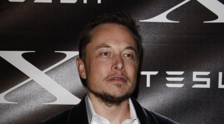 Shock: Old photos of Elon Musk with bruises!