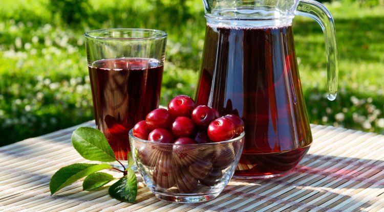 Easy and quick: Make homemade cherry juice!