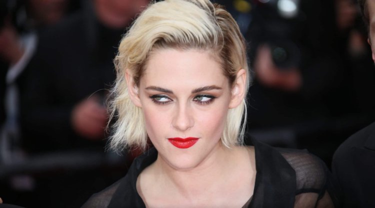 Kristen turned a boring suit into sexy!