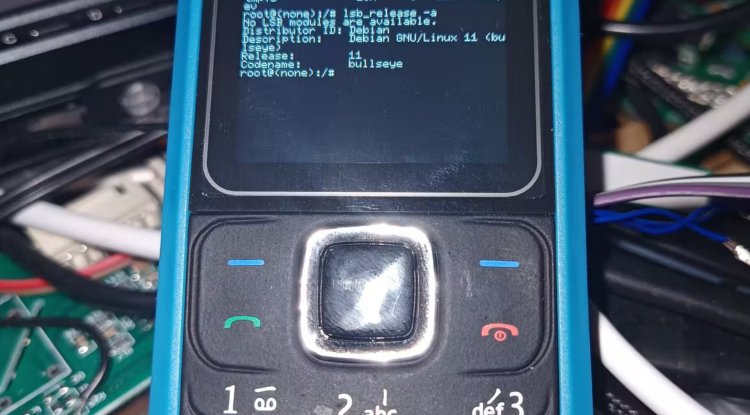 Notkia is a Nokia 1680 turned into a mini-PC with Linux