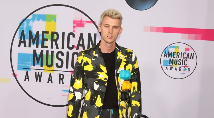 Machine Gun Kelly posted a photo with his mother!