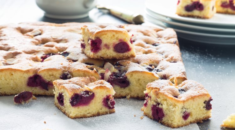 Old-fashioned cherry cake recipe