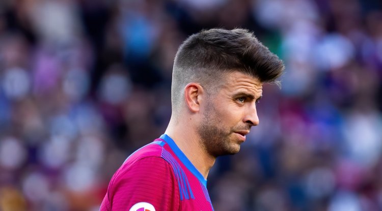 Who connected Pique with the fatal hostess?