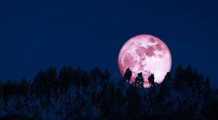 Strawberry Supermoon: Full Moon in June 2022