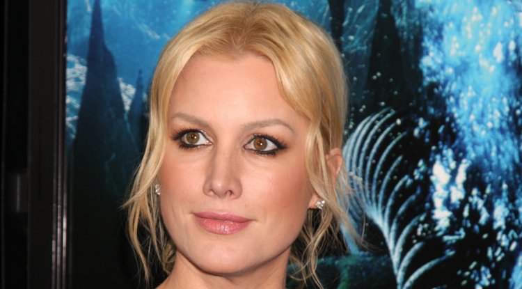 Alice Evans asks for financial help!