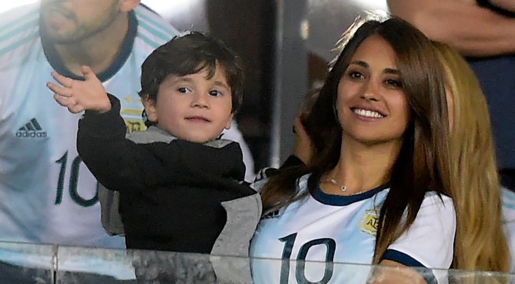 Messi's wife is a real bomb!