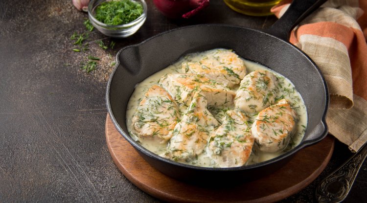 Turkey in creamy dill sauce