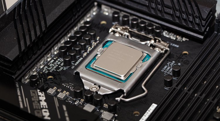 First test on an Intel Core i9-13900 ES Raptor Lake