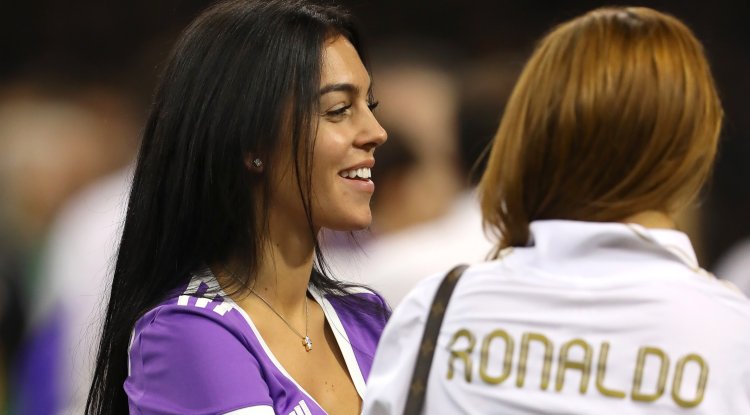 Ronaldo and Georgina caught in a nightclub!