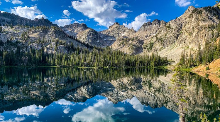 Summer camp for billionaires - Sun Valley