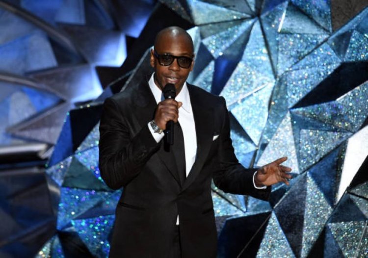Dave Chappelle can’t stop talking about how much he loves Kevin Hart!