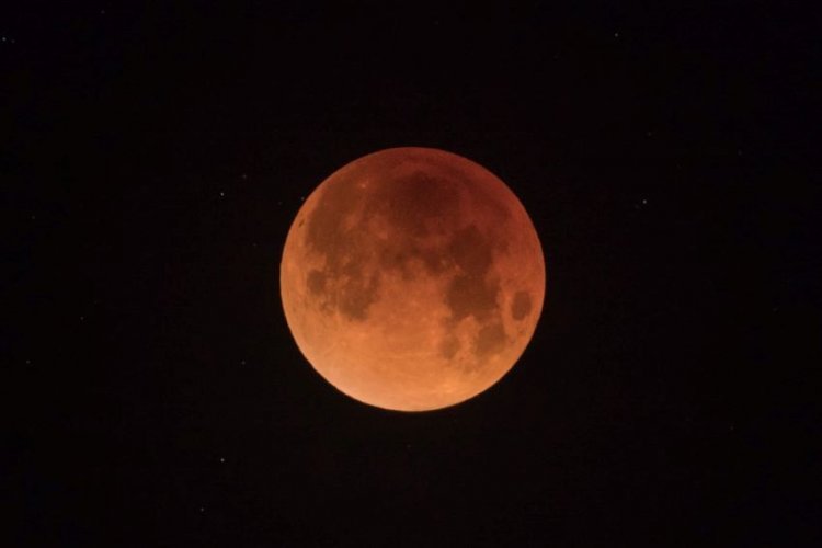 Tonight is the most spectacular bloody Supermoon of the year!