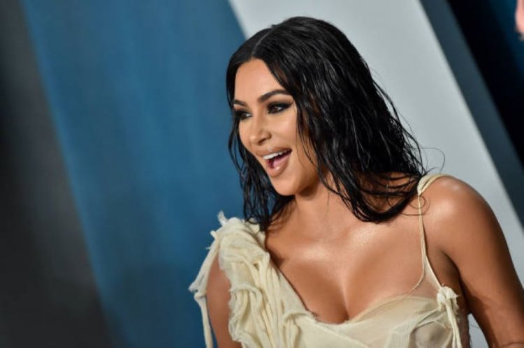 IT IS SAID THAT SHE WAS IN A RELATIONSHIP WITH HER SISTER'S BOYFRIEND: Kim Kardashian finally SPOKE about her relationship with Travis!