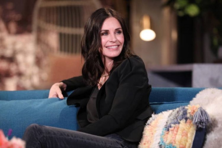 Courteney Cox and Ed Sheeran replicated the dance of Monica and Ross from Friends!