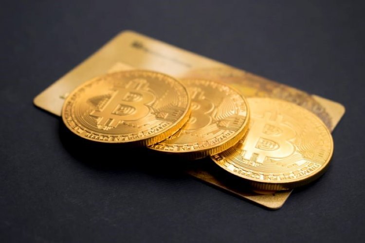 Why is El Salvador introducing Bitcoin as the second official currency?