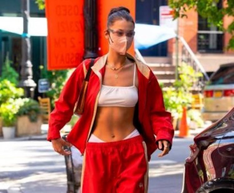 Officially the most beautiful woman in the world went out with her amazing abs out!