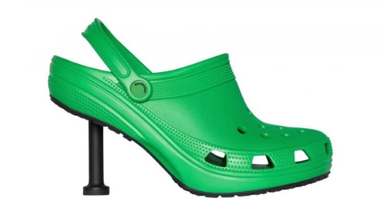 Bizarre or not? These Balenciaga shoes for the summer of 2022 have divided the world!