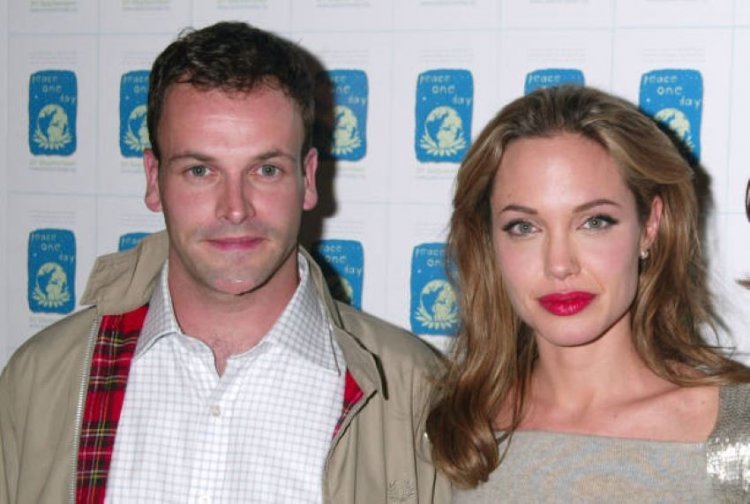 It is rumored that they reconciled after 22 years: Here is why the marriage of Angelina Jolie and Jonny Lee Miller broke up