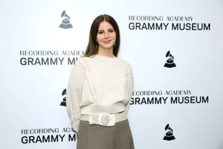 LANA DEL REY CELEBRATES HER 36TH BIRTHDAY TODAY: The rich heiress of Rob Grant became famous with her unusual voice!