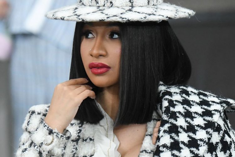 Cardi B  is pregnant again! She filed for divorce, but changed her mind!
