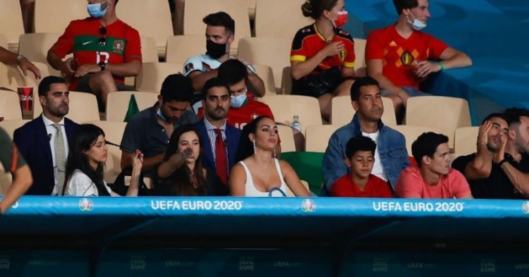 Georgina Rodriguez cheered on Cristiano Ronaldo from the stands in the match against Belgium!
