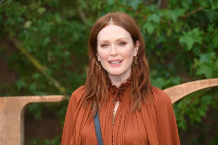 Actress Julianne Moore says the term "dignified aging" is "completely sexist"