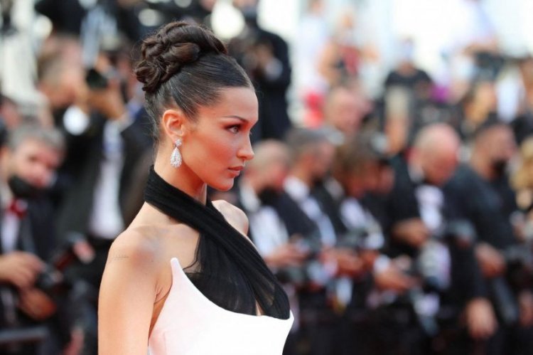 One of the most beautiful women in the world, Bella Hadid, has revealed that she has a new boyfriend!