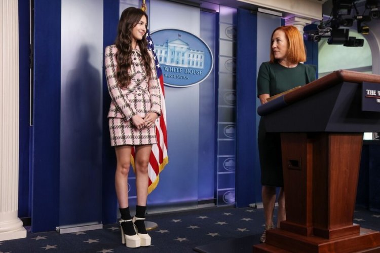 Olivia Rodrigo was delighted to visit the White House in a costume older than herself