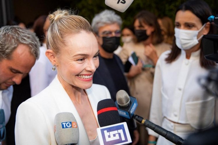 Kate Bosworth revealed that she is divorcing with an emotional message