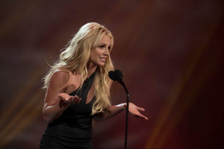 Britney Spears reacted to pregnancy rumors!