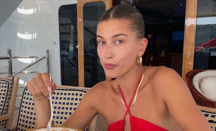 Hailey Bieber subtly supported Selena Gomez!
