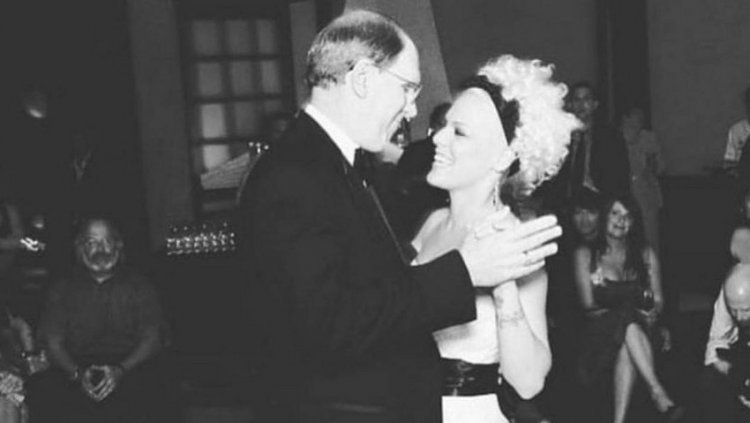 Pink said goodbye to her father with an emotional message and photos
