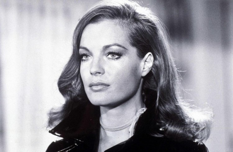 The man of her life had a child with another woman, her son died tragically: The incredible fate of the actress Romy Schneider