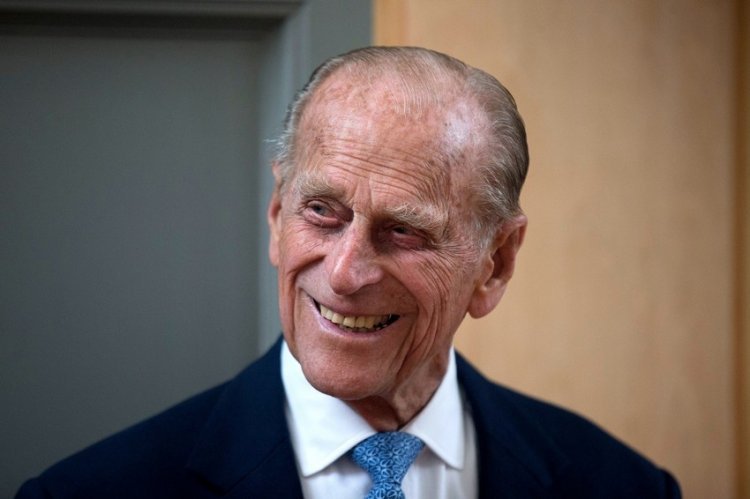 New details about Prince Philip's close friends will soon be released: "They thought he slept with her."