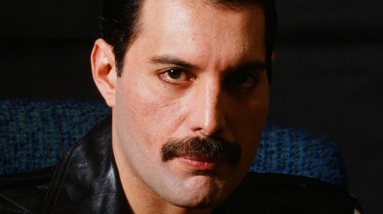 Only a small circle of people knew about Freddie Mercury's serious illness