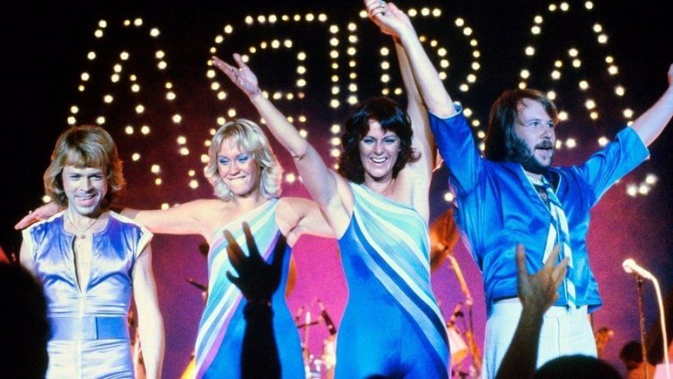 ABBA returns to UK top 10!