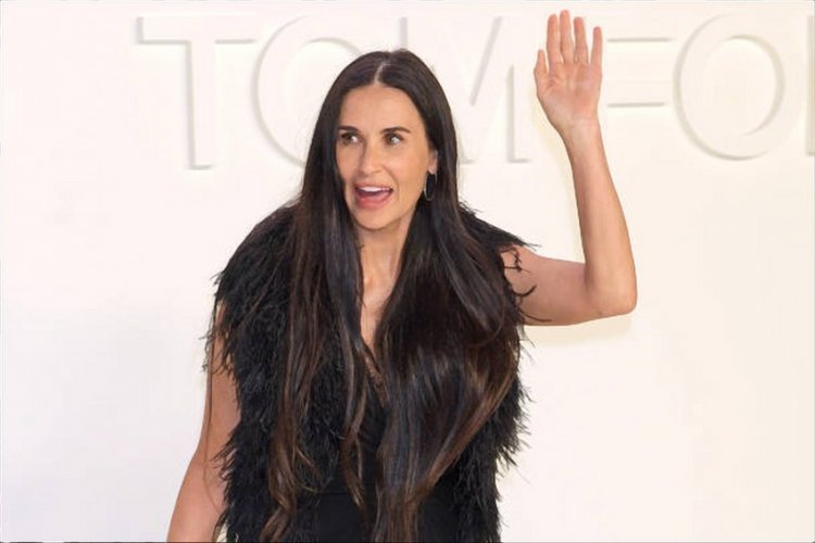Demi Moore at 59 showed an amazing body in a bathing suit, fans are thrilled!