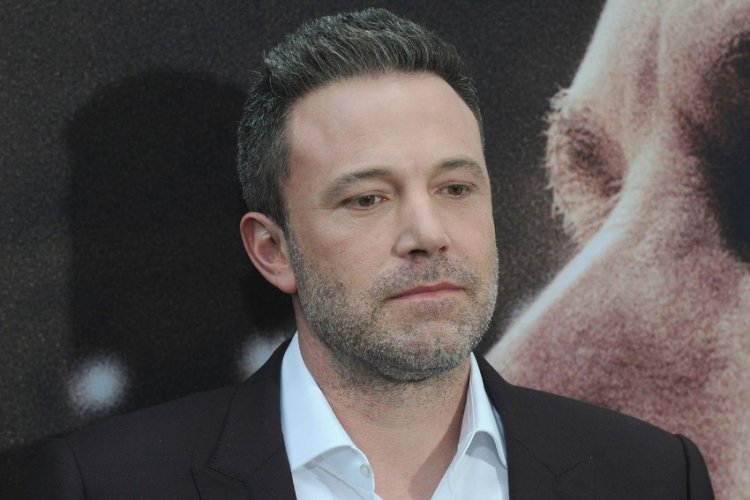 The video in which Ben Affleck ignores a fan who says hello went viral