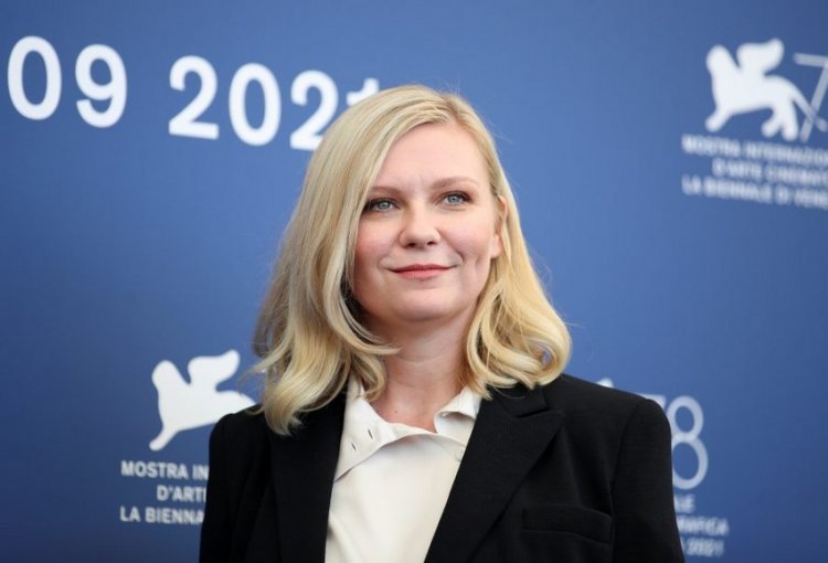 Kirsten Dunst announced that she gave birth to another son four months ago