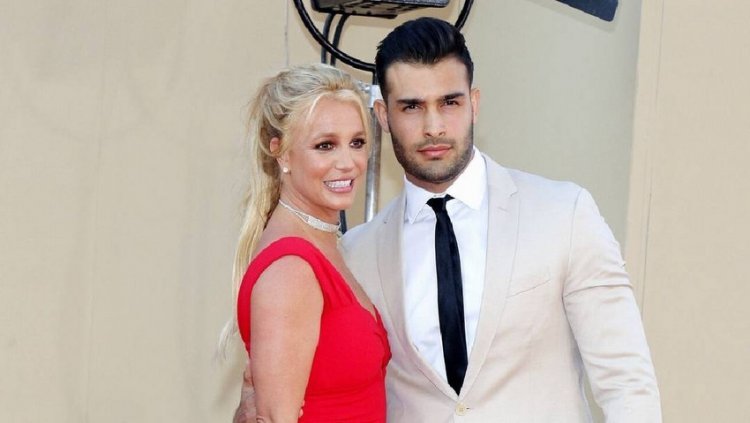 BRITNEY GOT ENGAGED: Fans in fear, will her boyfriend finally show his REAL FACE?